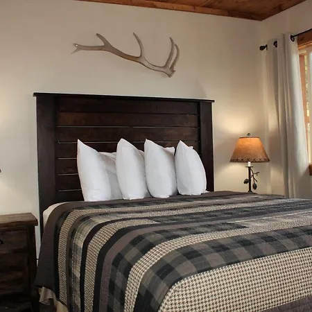 Elkhorn Cabins And Inn